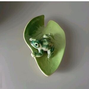 Ceramic Frog on Leaf Figurine